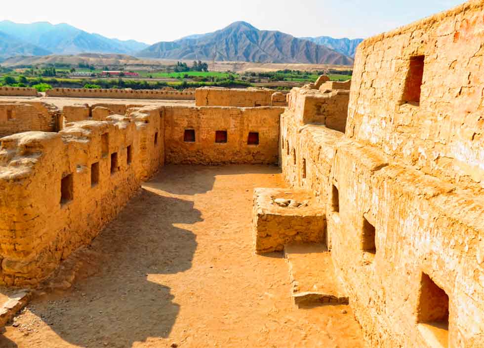 TAMBO COLORADO & ADVENTURE THROUGH CALIFORNIA DESERT
